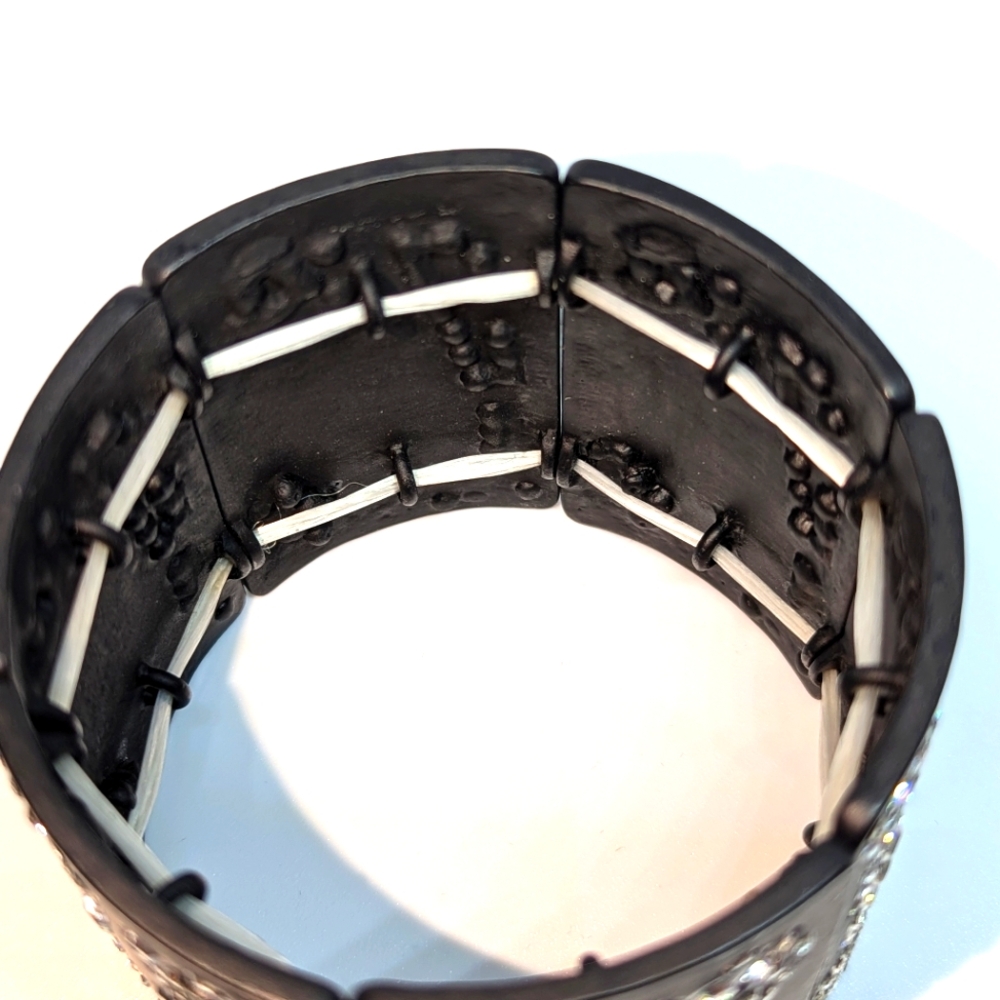 Two Beautiful Bracelets - Picture 4 of 8